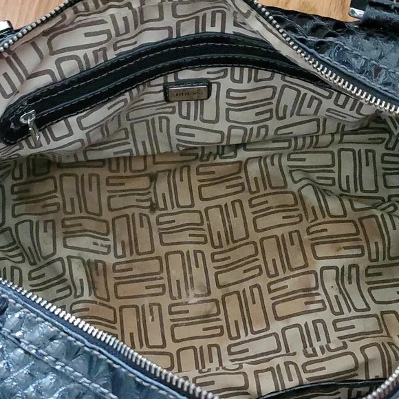 Guess Purse - Picture 6 of 10
